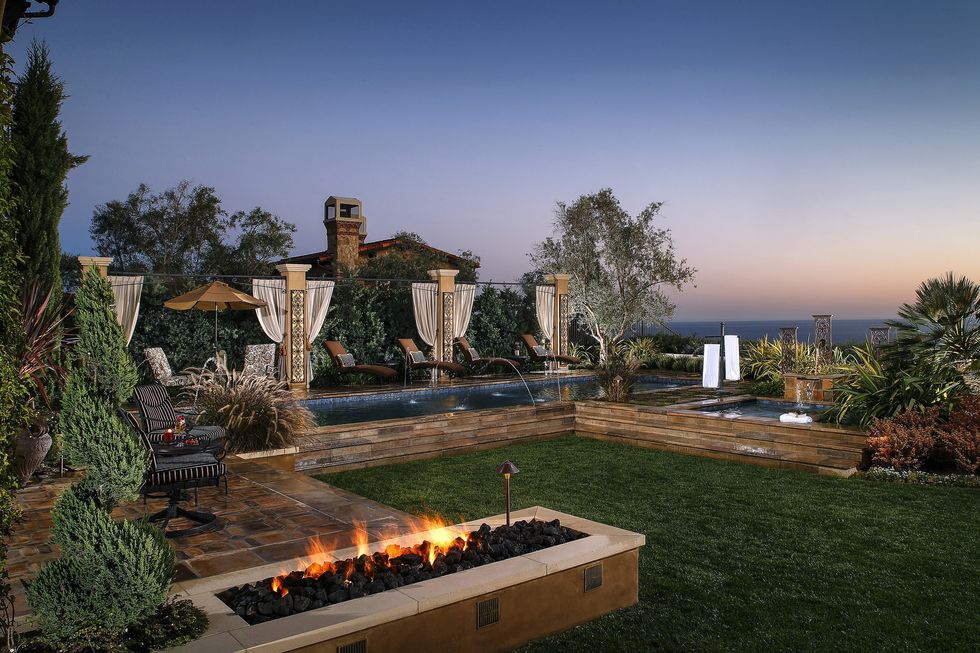 Outdoor Fireplaces in Las Vegas